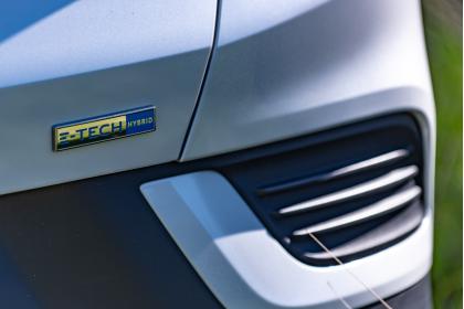 Jeep Compass e-Hybrid vs KIA Niro Hybrid vs Renault Arkana E-Tech